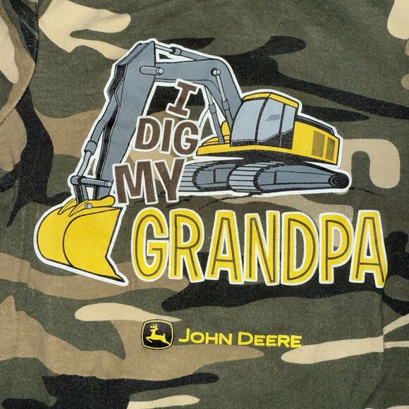 John Deere Camo “I dig my grandma” 18 Months Short Sleeve Bodysuit - Picture 2 of 5